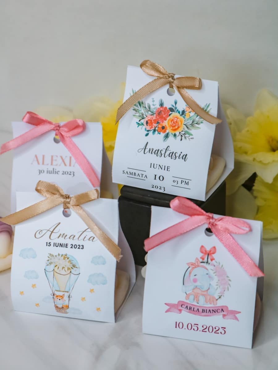 Marturii de botez parfumate Kaia Candles cu eticheta personalizata